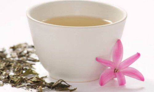 бял чай за укрепването на мускулите