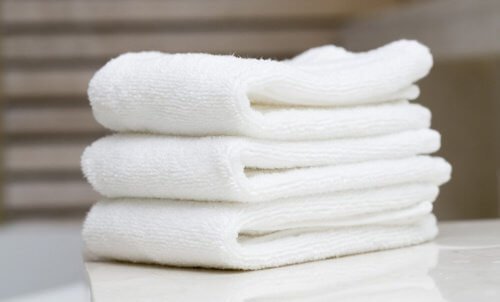 5 лесни и евтини начина за избелване на кърпите