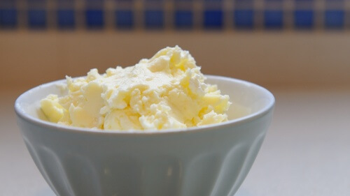 Суроватка срещу тъмните петна по кожата