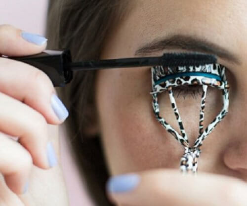 поразителни мигли - извийте ги и нанесете спирала