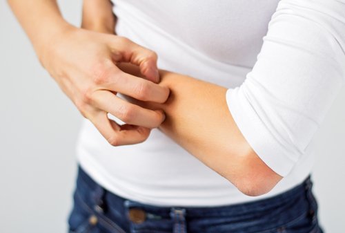 9 алармиращи сигнала, че черният дроб е натрупал токсини: чувствителна кожа