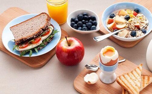 5 лесни стъпки за ефикасно отслабване със закуската и вечерята