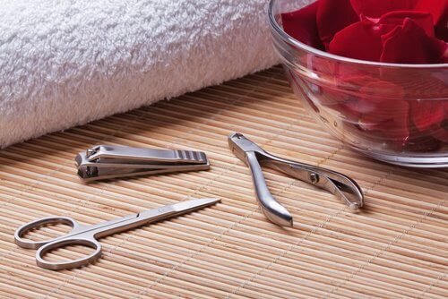 Инструменти за грижа за ноктите - съвети как за изглеждат безупречно краката ви