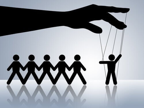 Психопатът манипулира