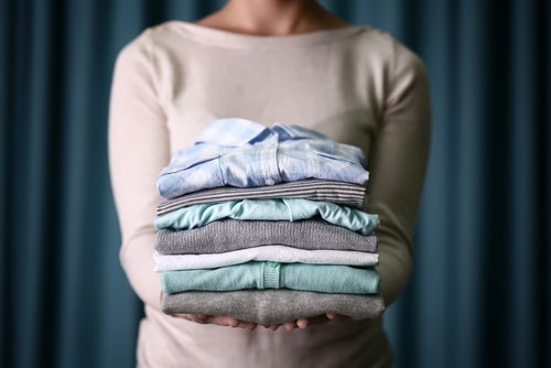 Защо е лошо да се простират мокри дрехи вкъщи