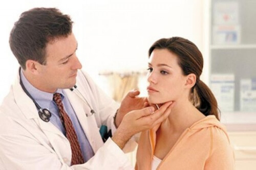 Често пробемите с щитовидната жлеза са съпроводени със симптоми като нощното изпотяване.