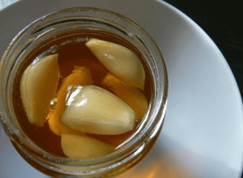 Как да приготвите смес от лимон, чесън и мед