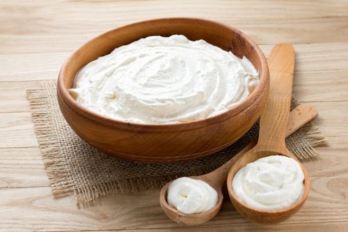 Вкусна домашна рецепта за сос от кисело мляко