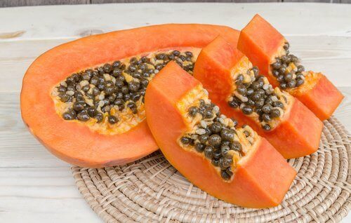 Папая е един от най-добрите плодове за предпазване от запек