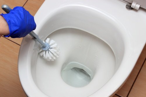 Бораксът е ефективен при почистване на санитарен фаянс