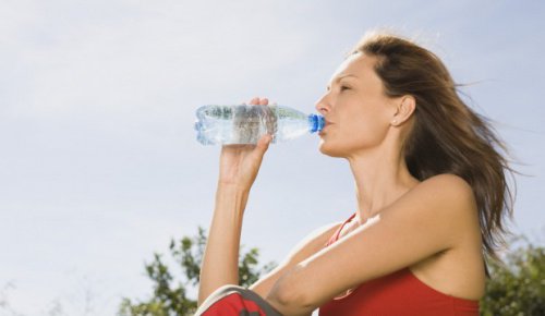 пиене на вода след обилно хранене 