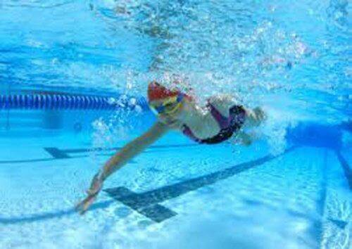 плуването засилва кръвообращението
