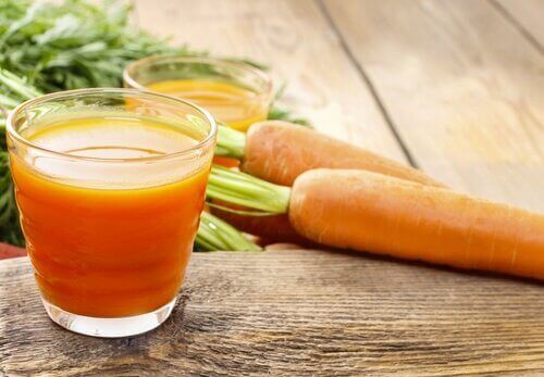 Сироп с мед и моркови срещу храчки.