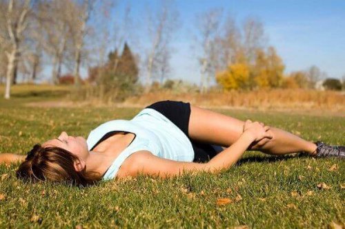 5 упражнения за разтягане и облекчаване на болката в гърба по естествен начин