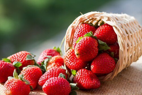 Направете здравословно смути с ягоди.