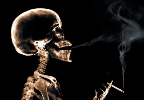 Пушенето може да причини загуба на гласа