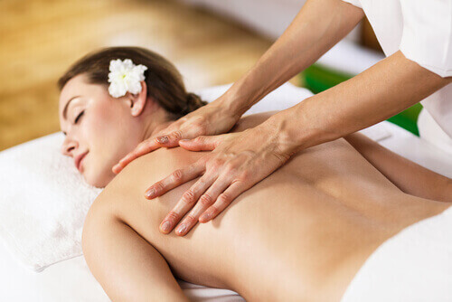 масажи за намаляване напрежението, което се акумулира в гърба