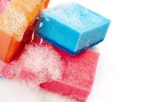 Сол за дезинфекция на гъбите в кухнята и банята