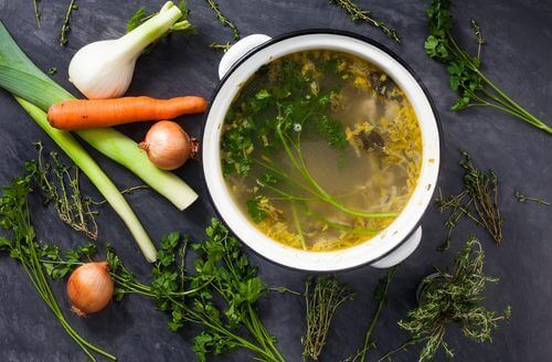 Как да приготвяте вкусни зеленчукови бульони за отслабване