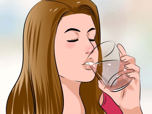4 причини да пиете топла вода вместо студена