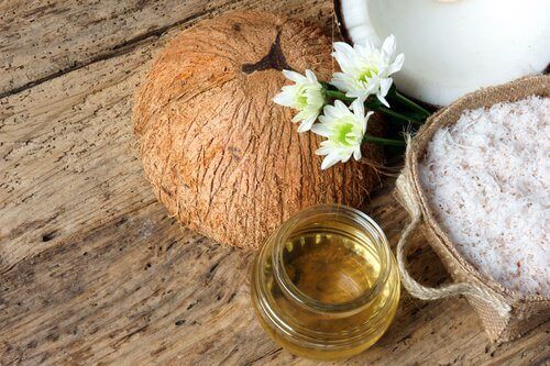 кокосовите масла подмладяват кожата