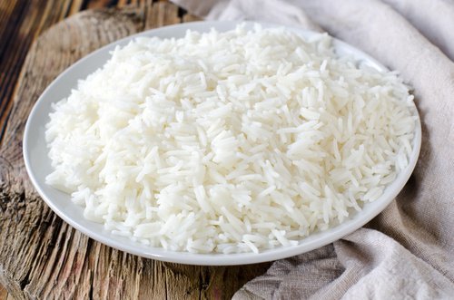 Белият ориз е с висок гликемичен индекс, затова ви се доспива.