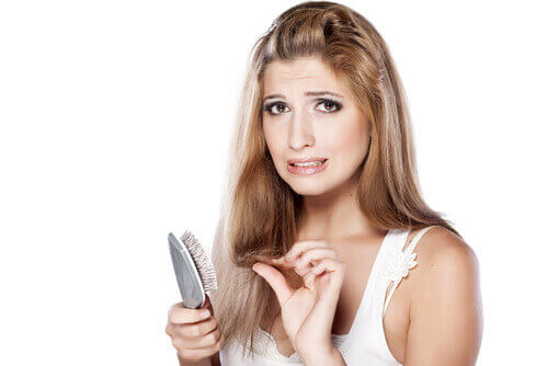 спасете се от окапването на косата, като избягвате шампоаните