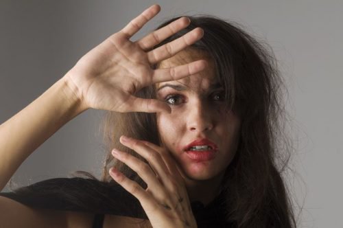 5 сигнала да разпознаете малтретираните жени