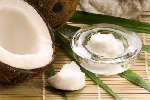 кокосово мляко - приложение в козметиката за кожата на околочния контур