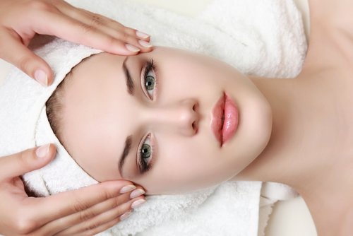 масаж за ревитализиране на лицето