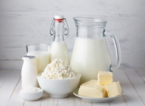 Млякото и млечните продукти са свързани с коремното подуване