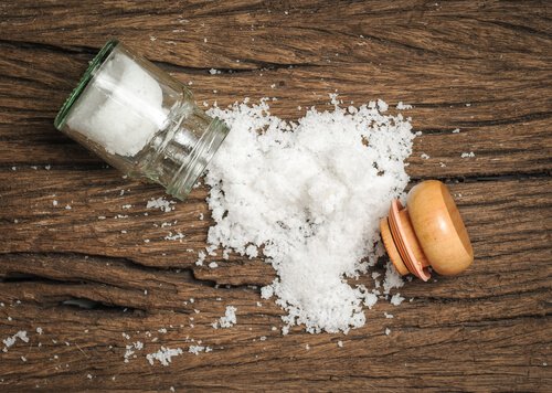 Намалете приема на сол, за да избегнете образуване на бъбречни камъни