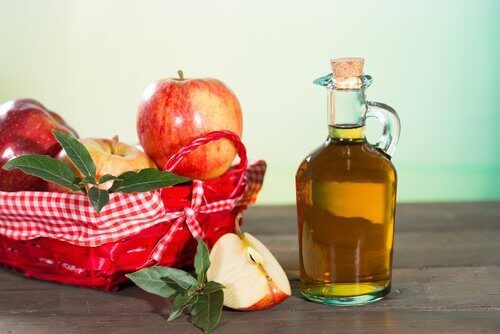 ябълков оцет - натурално средство за справяне с топлинните алергии