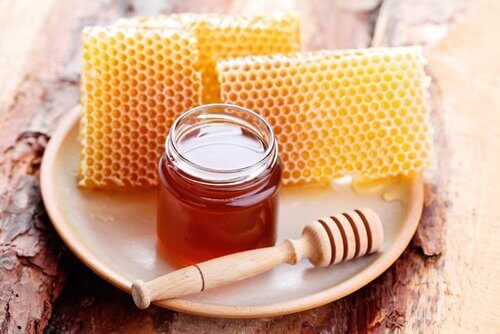 Медът е един от най-мощните антибиотици в природата.