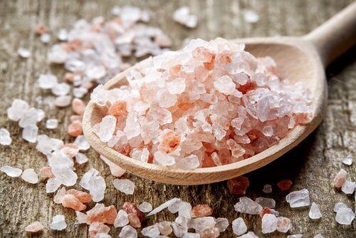 Спрете мигрената с розовата хималайска сол