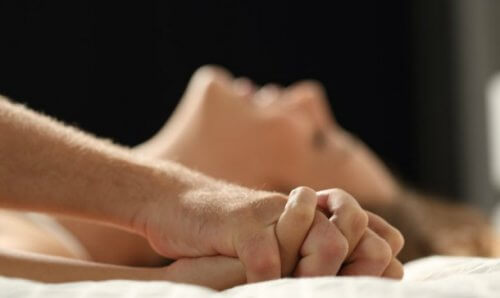 Да спите в отделни стаи може да доведе до увеличаване на сексуалното ни желание към партньора.