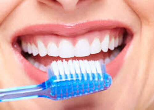 Кървенето при миене на зъби подсказва за рак на устата.