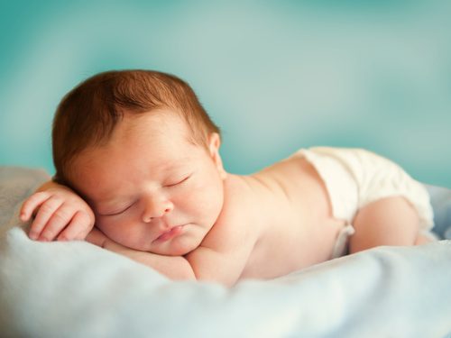 Успокойте коликите на бебето с тези четири домашни лечебни средства