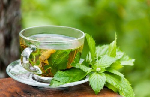 Зеленият чай е едно от най-добрите домашни средства против запек.