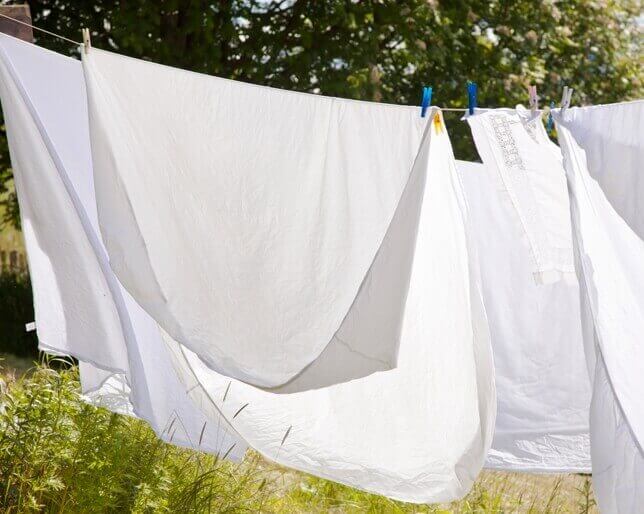 Пет продукта за премахване на петна от масло от дрехите