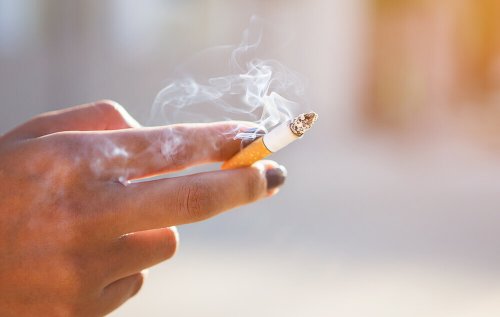 пушенето води до поява на гингивит