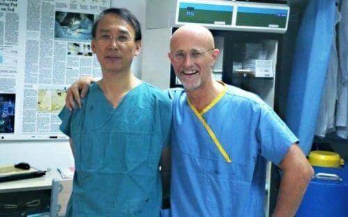 доктор Канаверо е част от екипа на първата трансплантация на глава