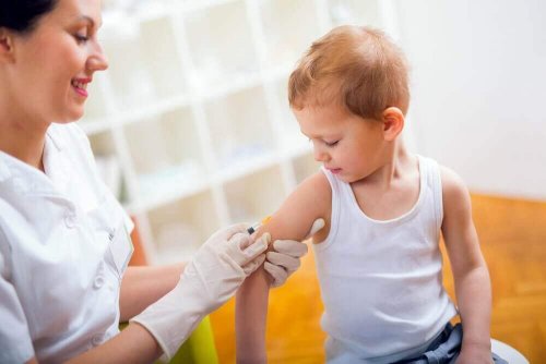 6 симптома на менингит, които родителите не трябва да пренебрегват
