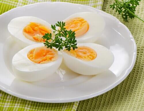 сварени яйца против безсъние