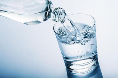 Пиене на вода за здравословна менопауза