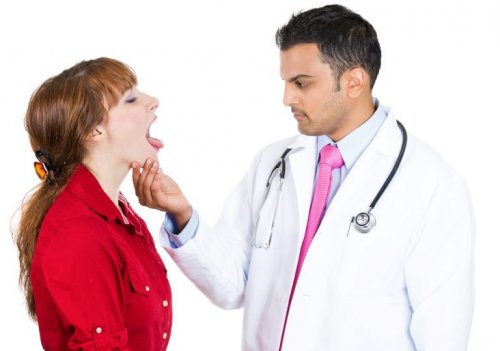 при симптоми на рак на езика, направете преглед при лекар