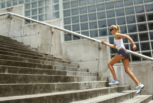 Изкачване на стълби едно от най-добрите упражнения за здраве