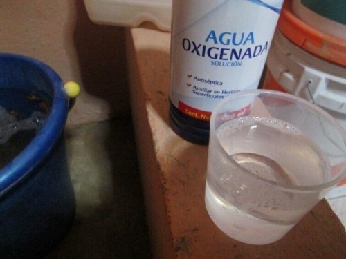 кислородна вода за премахване петната от пот