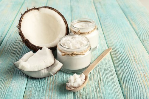 Кокосовото масло намалява зъбната плака