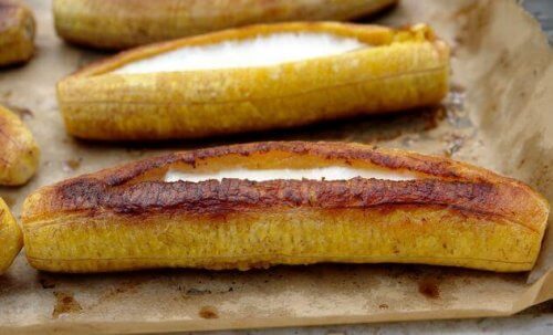 Печени, пълнени банани - чудесна и нестандартна рецепта